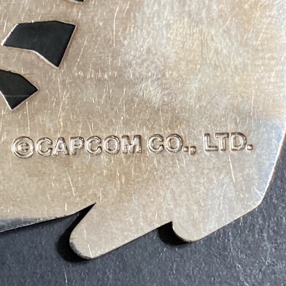 🖤CAPCOM💕2ea Pendants(charms) - Picture 11 of 12